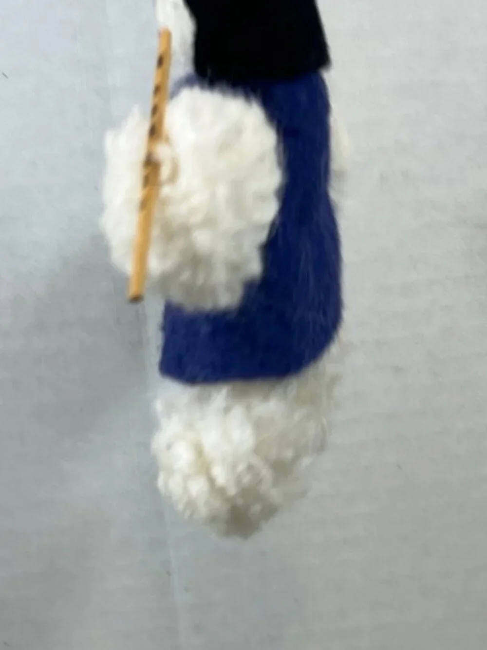 VTG Handmade White Looped Yarn Snowman Christmas Ornament Felt Clothing 4.25